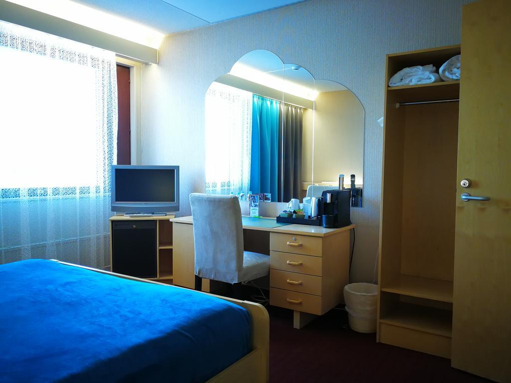 Hotel Jaemsae Екстериор снимка
