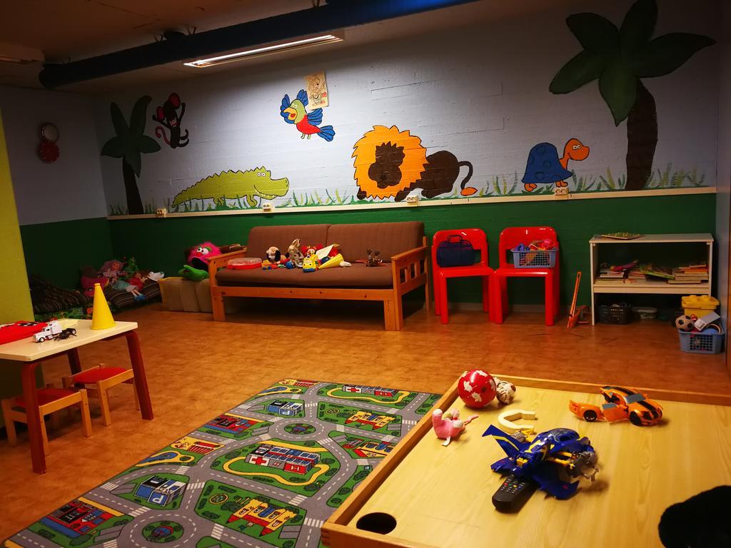 Hotel Jaemsae Екстериор снимка