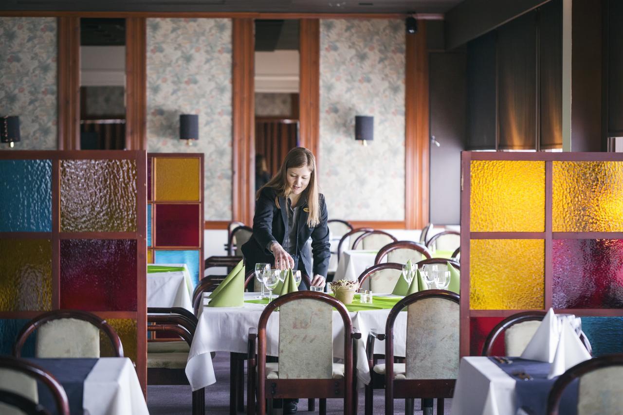 Hotel Jaemsae Екстериор снимка